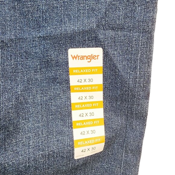 Wrangler Mens Relaxed Fit Denim Jeans Size 42x30 Blue Mid Wash - Picture 2 of 11